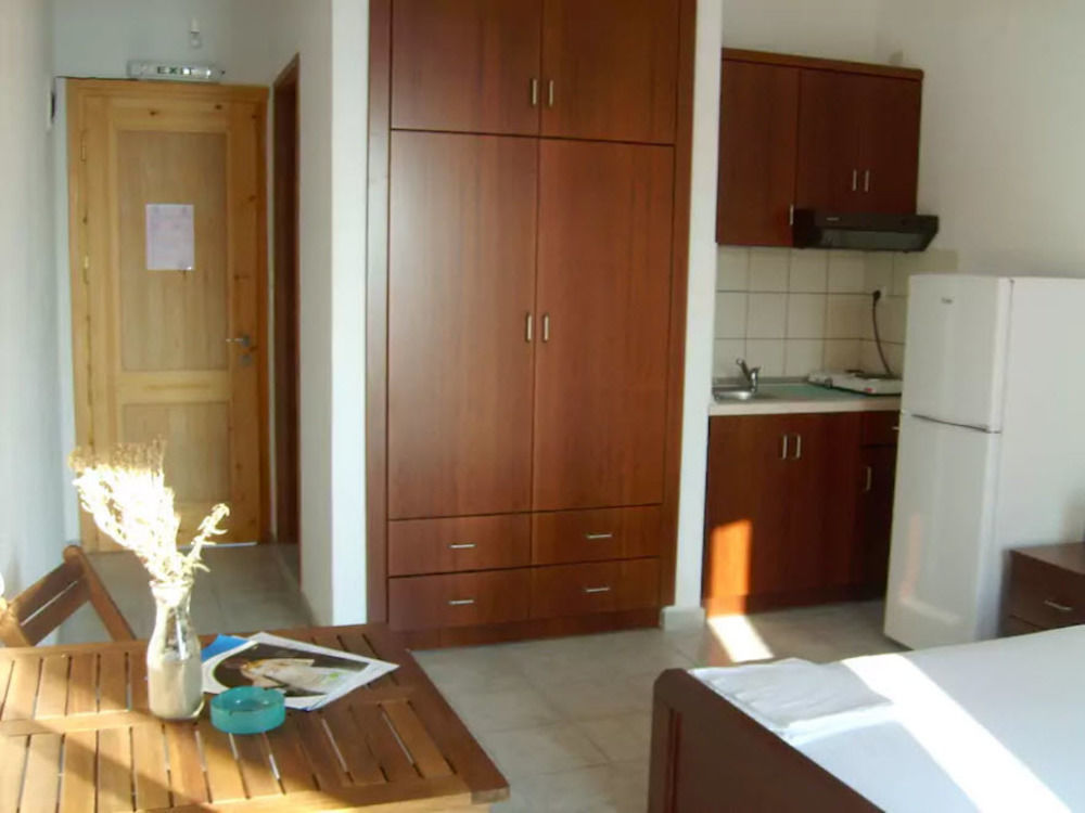 To Kamari Apartment Aspous Bagian luar foto